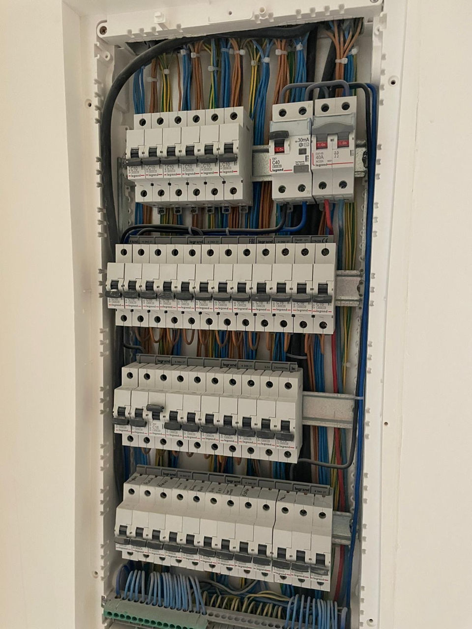 Електрик со стажем изображение 9