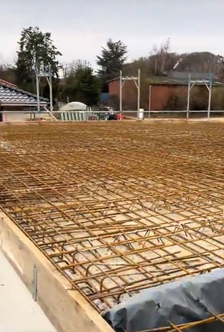 Facem lucrari de constructii si asamblare beton pereti fundamente garduri acoperis fatade;pavaj. imagine 2