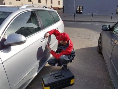 Lacatus-deblocare usi imagine 2