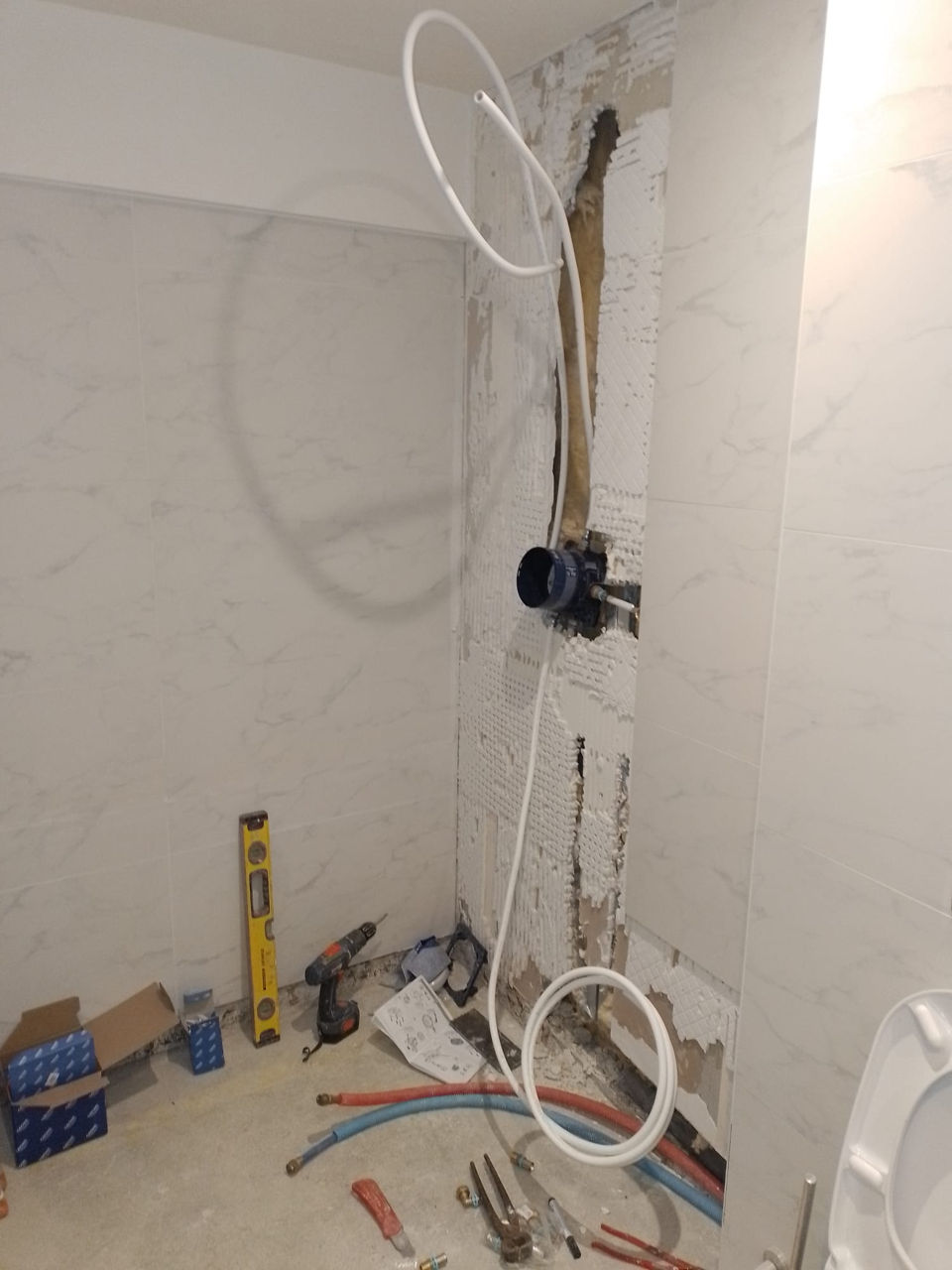 Reparatia grupurilor sanitare . Ремонт ванных комнат. Качественно изображение 11