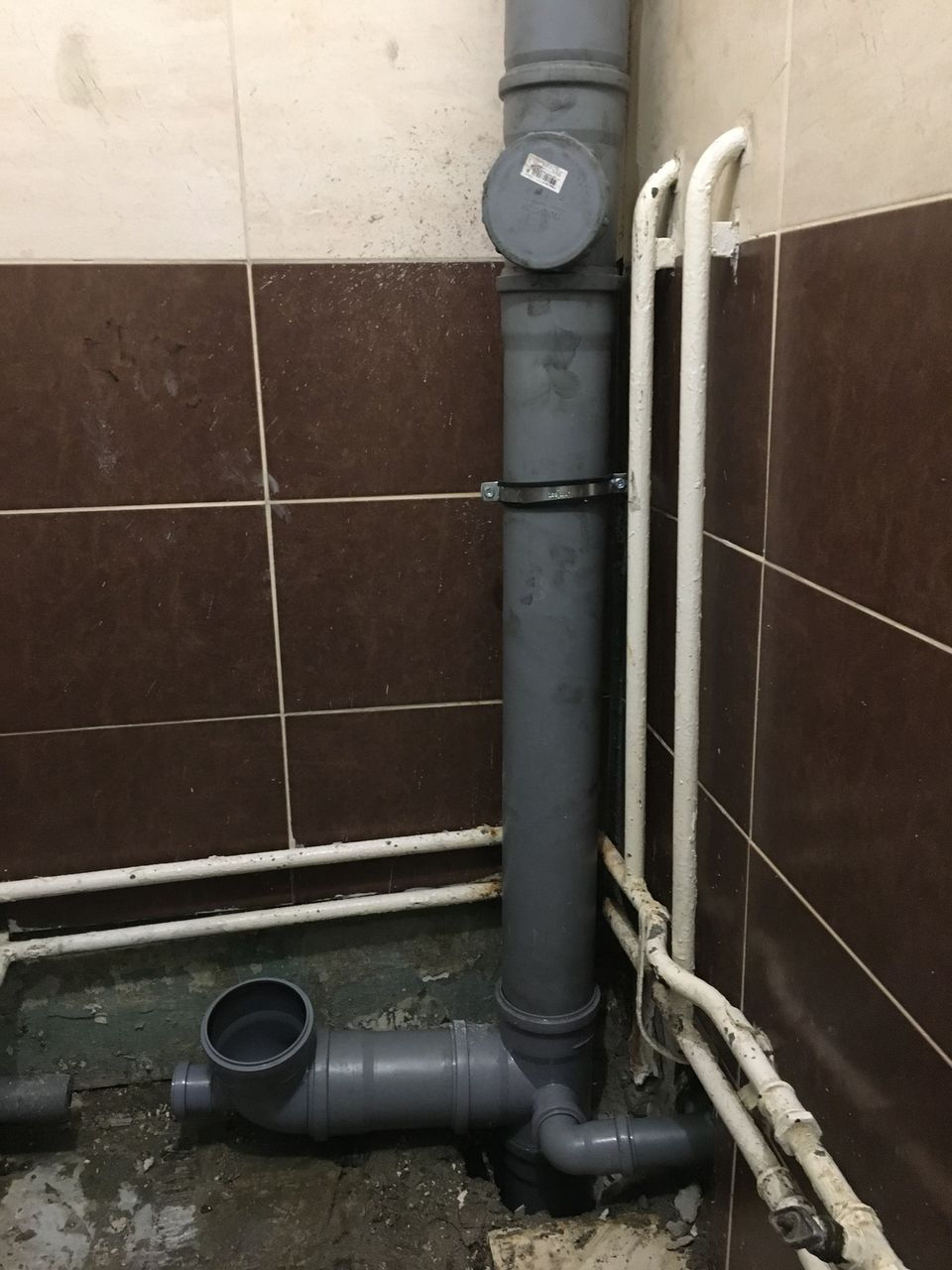 Santehnic curatarea boilerului repararea wc schimbarea rubinetului изображение 2