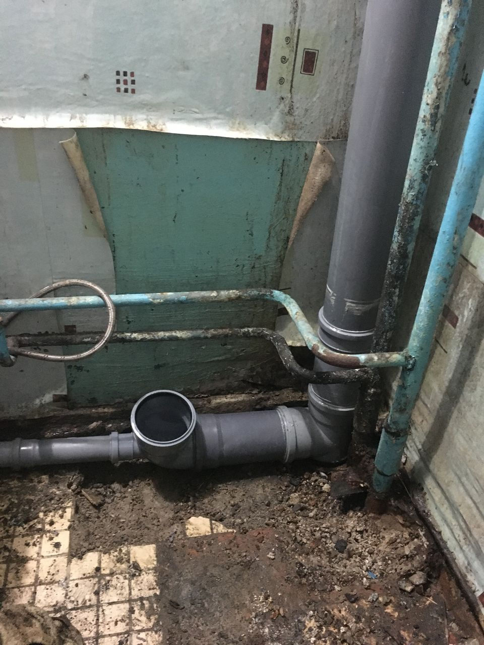 Santehnic curatarea boilerului repararea wc schimbarea rubinetului изображение 7