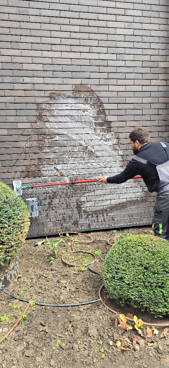 Spalare ferestre si fatade la orice înălțime, мойка окон и фасадов на любой высоте imagine 2