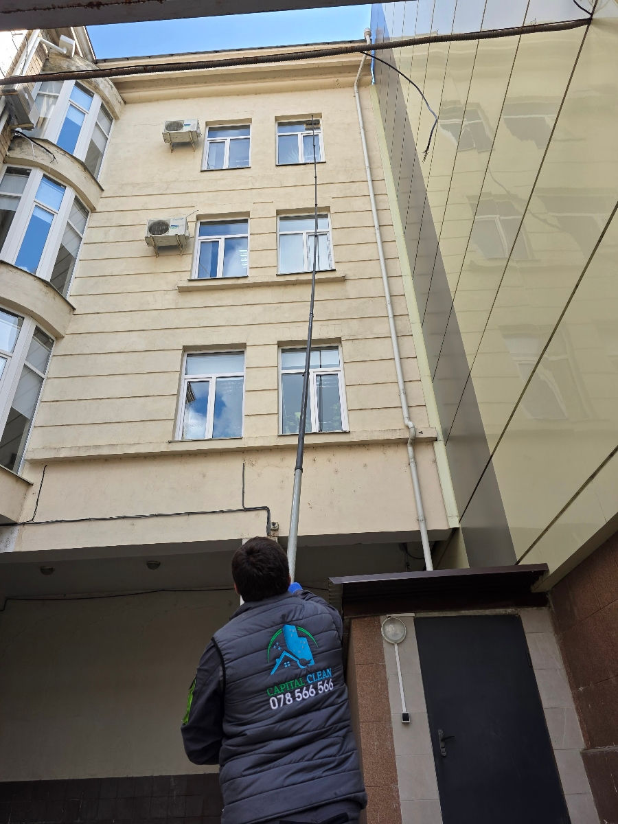 Spalare ferestre si fatade la orice înălțime, мойка окон и фасадов на любой высоте imagine 6