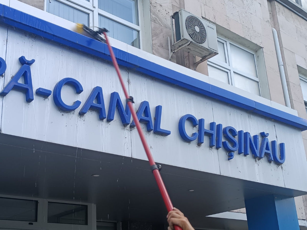 Spalare ferestre si fatade la orice înălțime, мойка окон и фасадов на любой высоте imagine 9